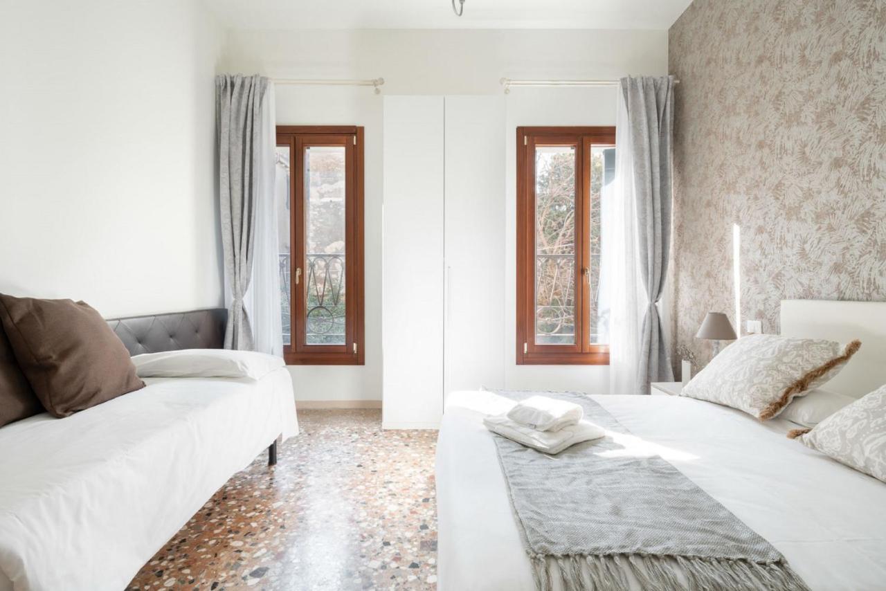 Accademia Charm Apartments By Wonderful Italy Veneza Exterior foto