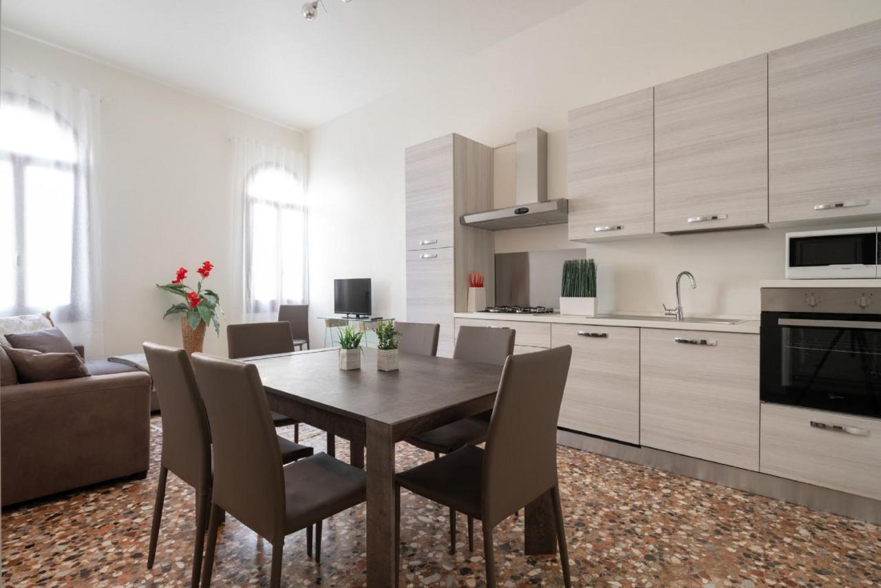 Accademia Charm Apartments By Wonderful Italy Veneza Exterior foto