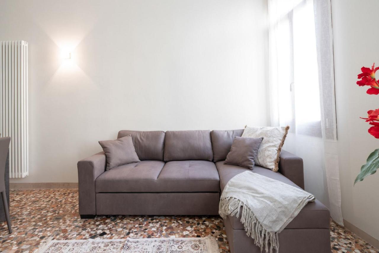 Accademia Charm Apartments By Wonderful Italy Veneza Exterior foto