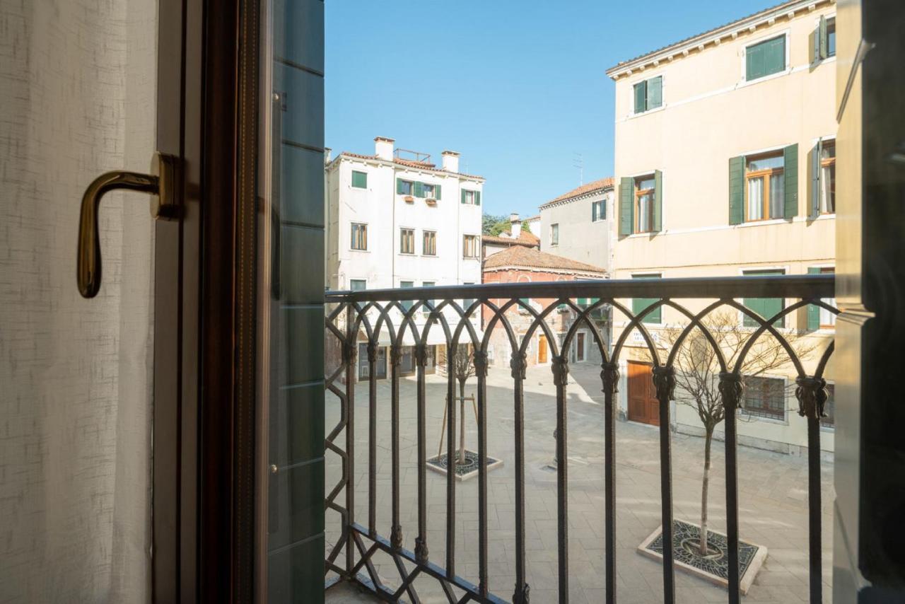 Accademia Charm Apartments By Wonderful Italy Veneza Exterior foto