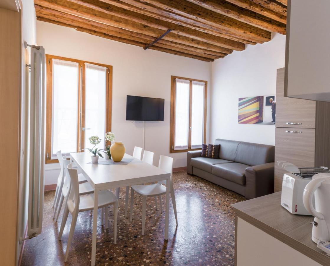 Accademia Charm Apartments By Wonderful Italy Veneza Exterior foto