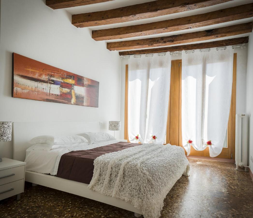 Accademia Charm Apartments By Wonderful Italy Veneza Exterior foto