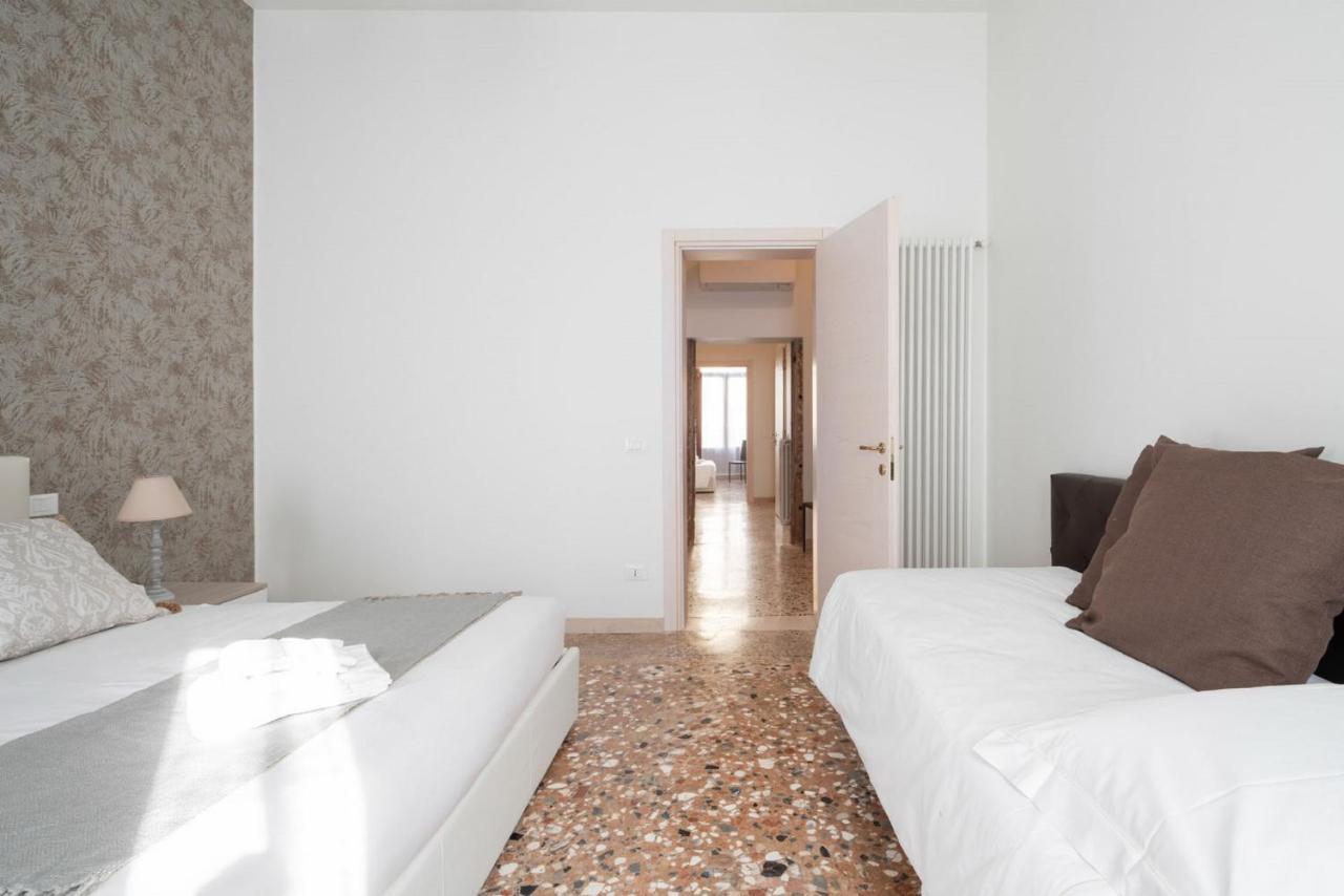 Accademia Charm Apartments By Wonderful Italy Veneza Exterior foto