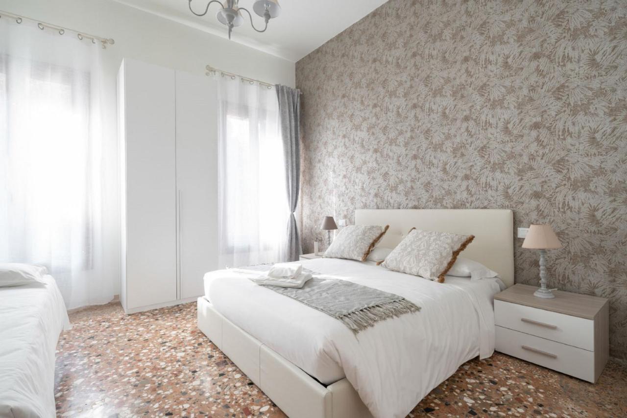 Accademia Charm Apartments By Wonderful Italy Veneza Exterior foto