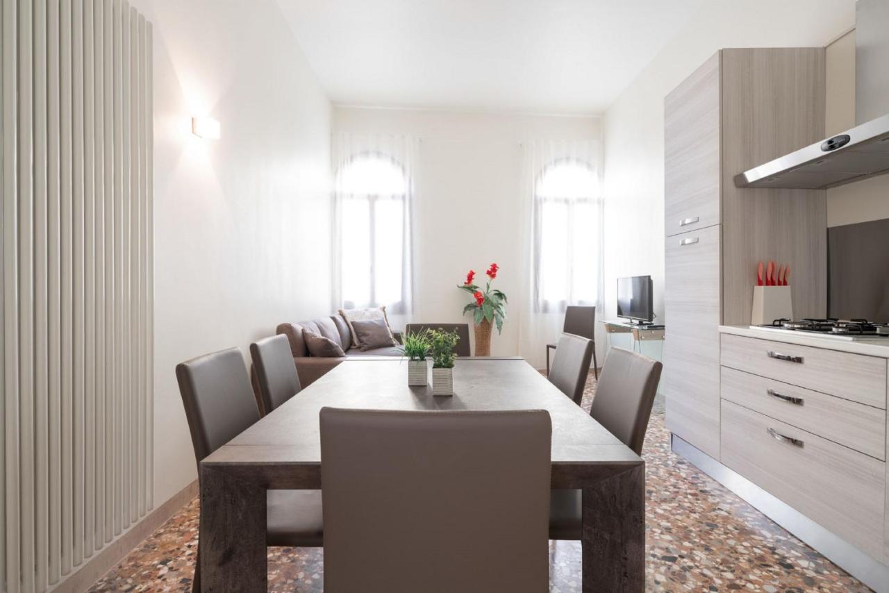 Accademia Charm Apartments By Wonderful Italy Veneza Exterior foto