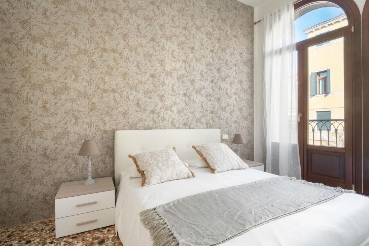Accademia Charm Apartments By Wonderful Italy Veneza Exterior foto
