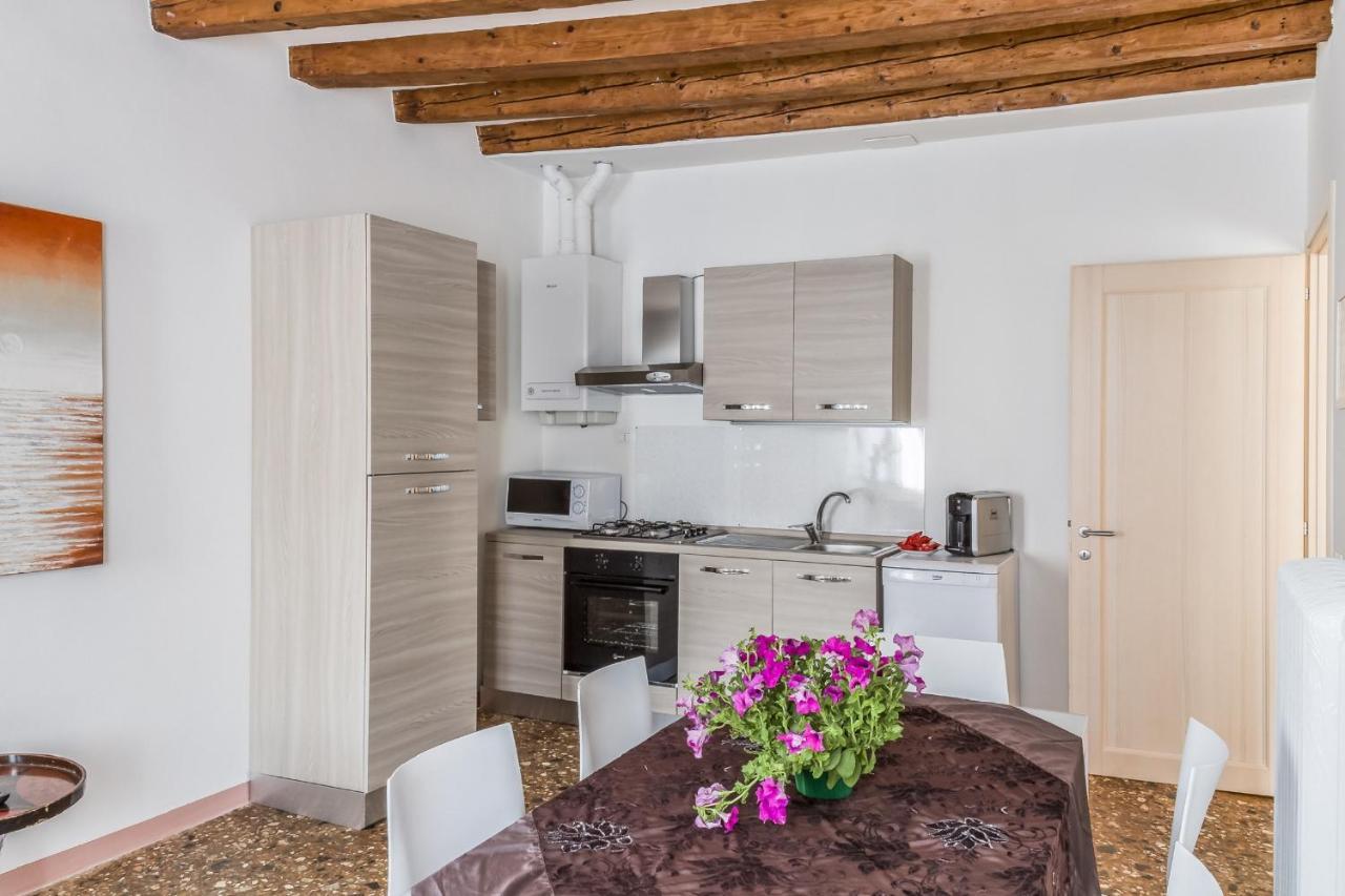Accademia Charm Apartments By Wonderful Italy Veneza Exterior foto
