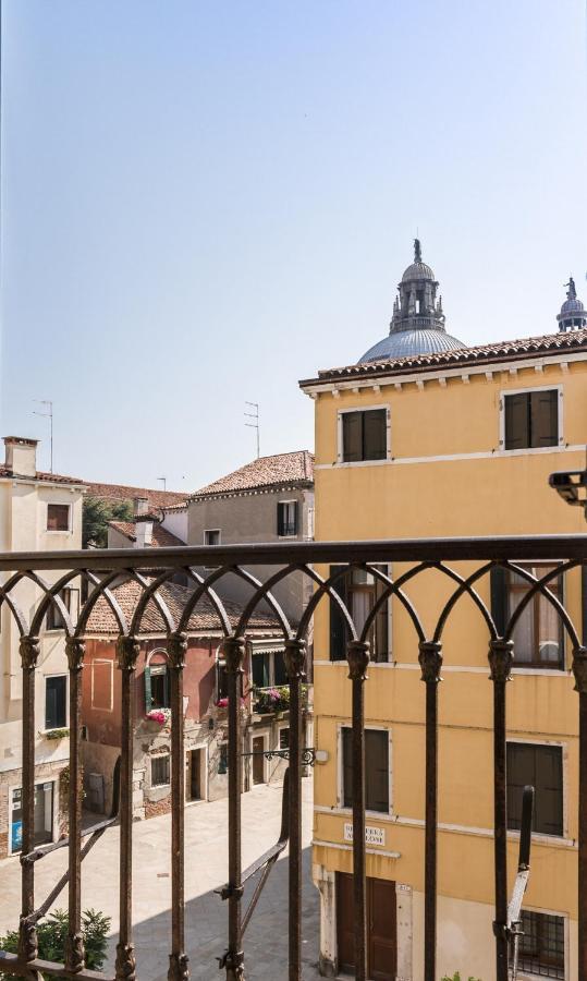 Accademia Charm Apartments By Wonderful Italy Veneza Exterior foto
