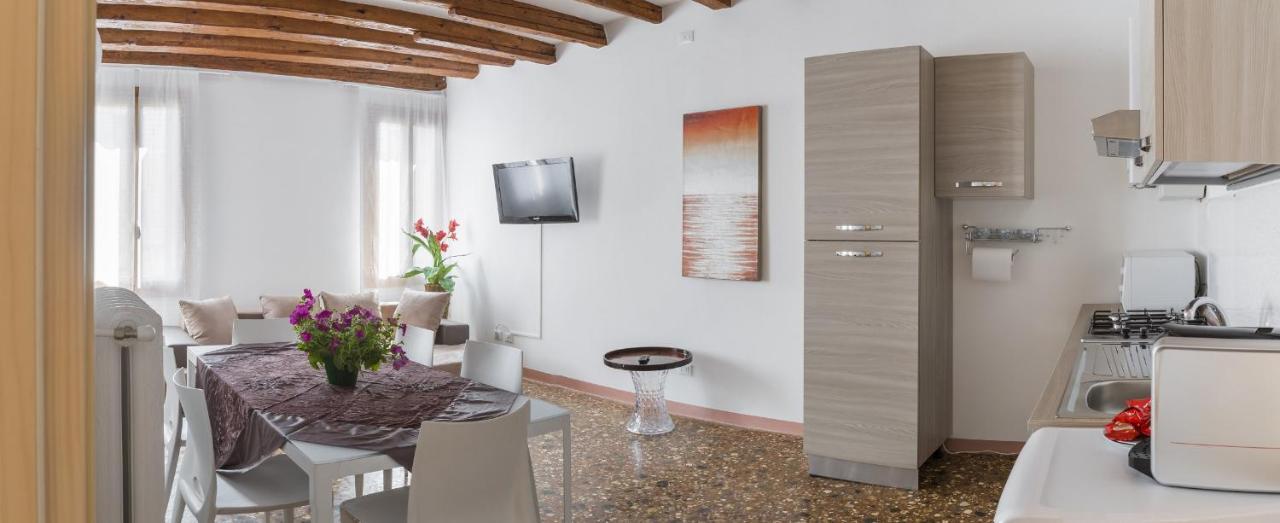 Accademia Charm Apartments By Wonderful Italy Veneza Exterior foto
