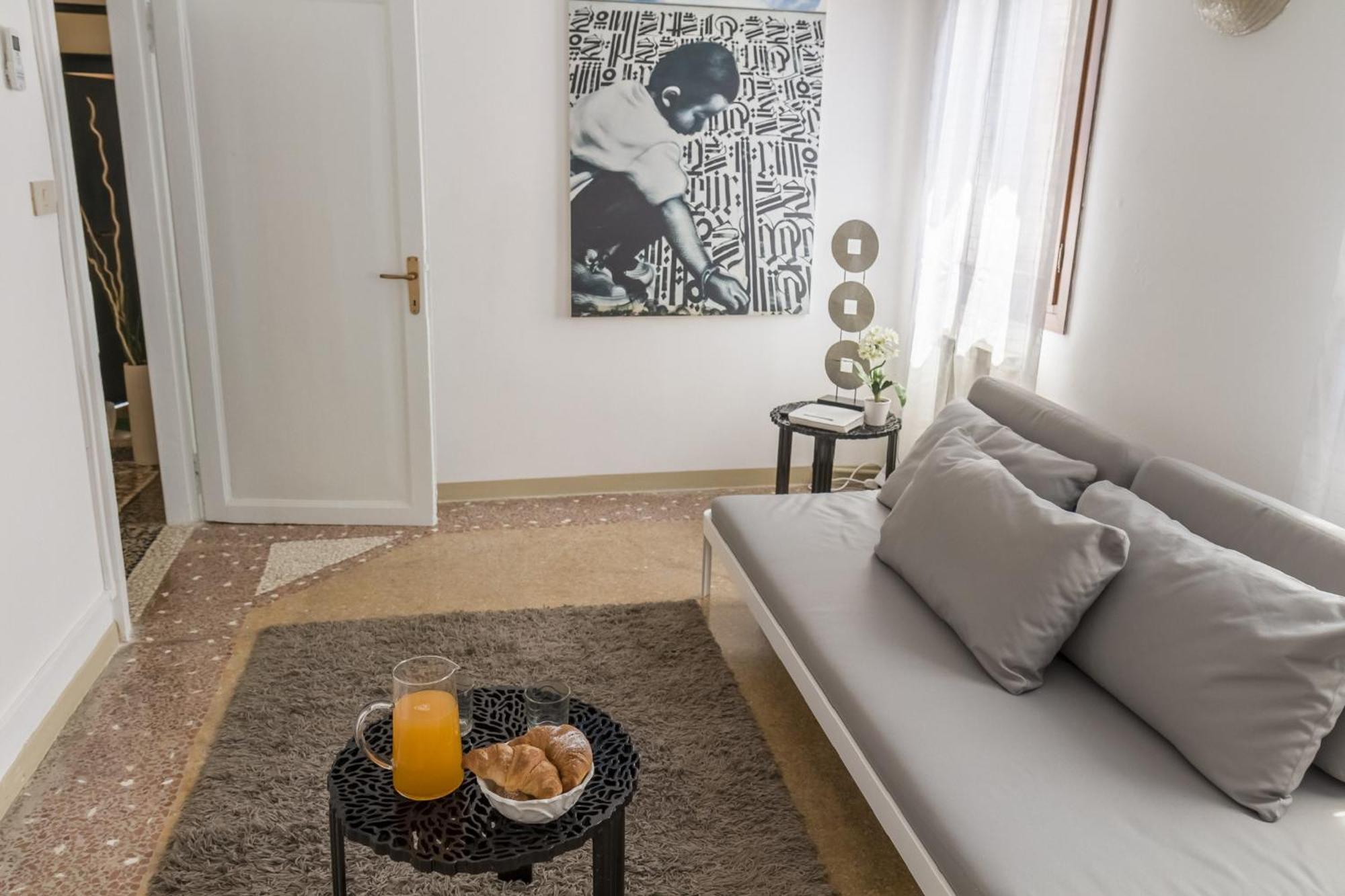 Accademia Charm Apartments By Wonderful Italy Veneza Exterior foto