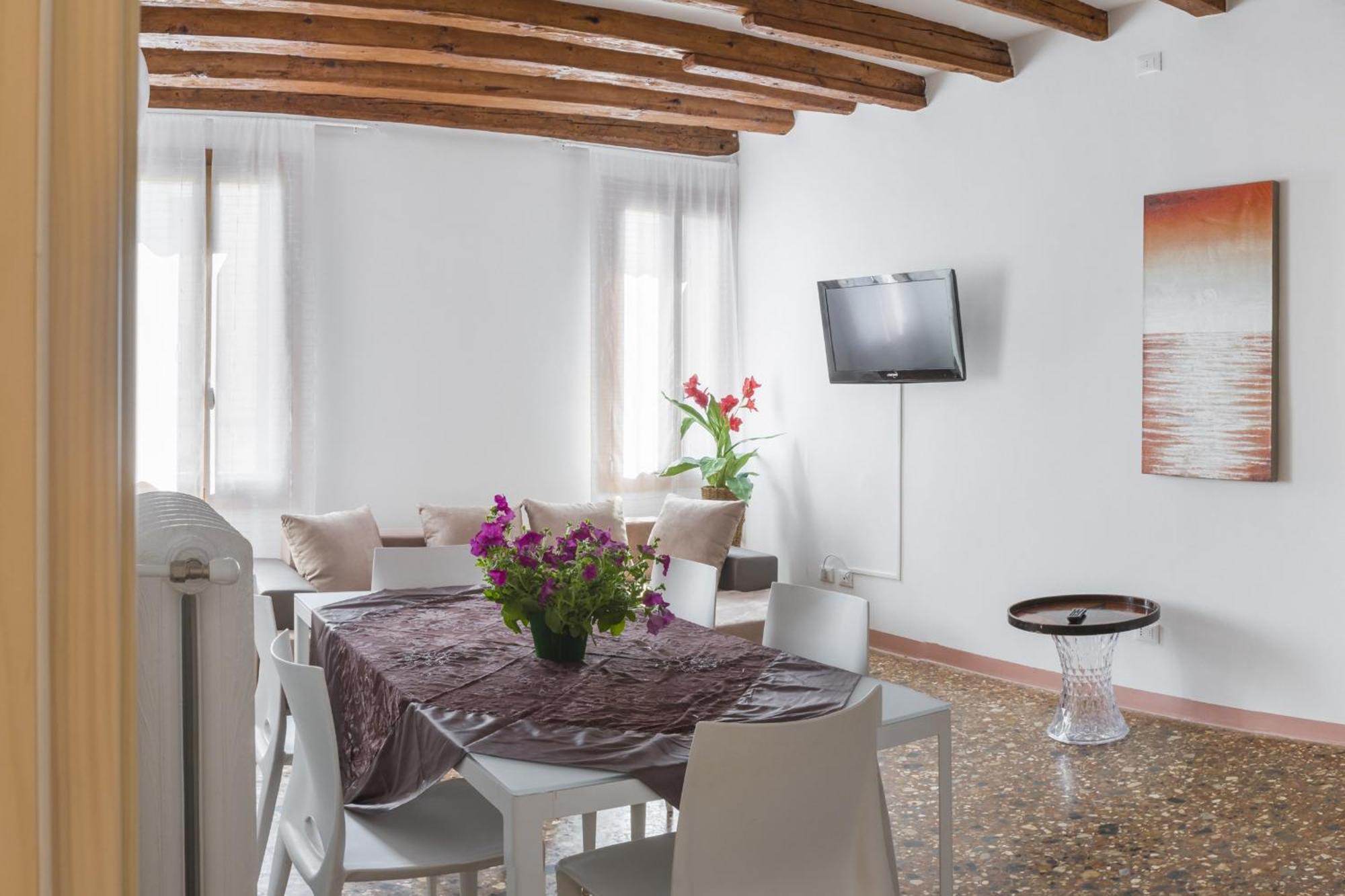 Accademia Charm Apartments By Wonderful Italy Veneza Exterior foto